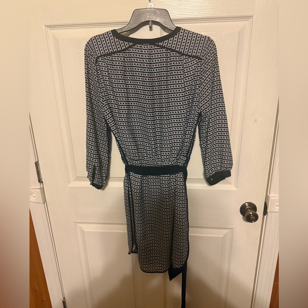 Banana Republic Black & White Patterned Midi Dress - Picture 2 of 8